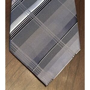 Van Heusen Gray Black Hand Made 100% Silk Men’s Neck Tie Made In China